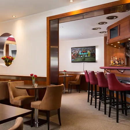 Leonardo & Residenz Hotel 4*