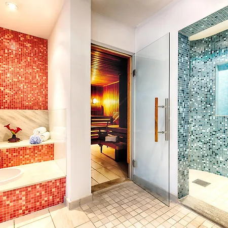 Hotel Leonardo & Residenz 4*