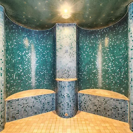 Leonardo & Residenz 4*