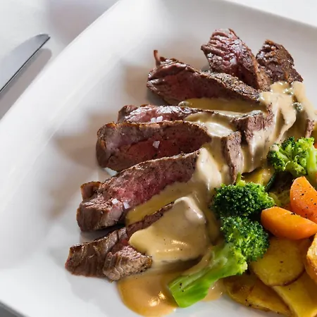 Leonardo & Residenz Hotel 4*