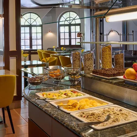 Hotel Leonardo & Residenz 4*