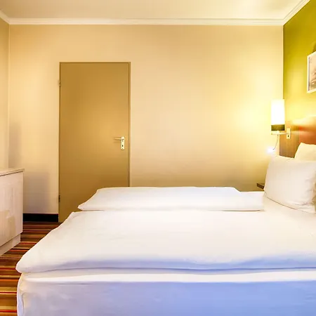 Leonardo & Residenz Hotel 4*