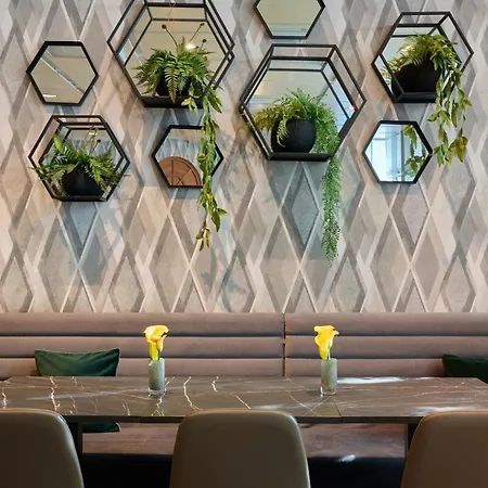 Leonardo & Residenz 4* Munich