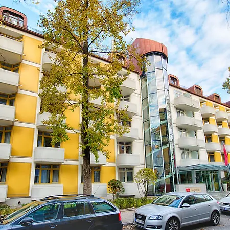 Hotel Leonardo & Residenz 4*